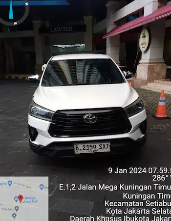 Rental Toyota Innova Reborn harian dengan sopir terpercaya